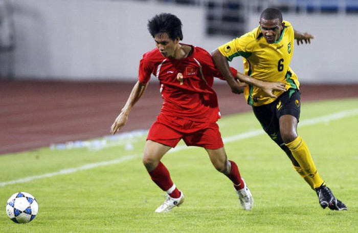 Công Vinh đá giao hữu với Jamaica tháng 6/2007 (Việt Nam thắng 3-0, Công Vinh là người ghi bàn mở tỷ số).